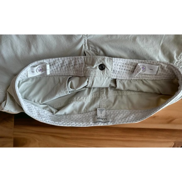 LL Bean Women’s Shorts Size 4 Hiking Walking nylon spandex Khaki Zip Pockets 8” - Picture 4 of 6